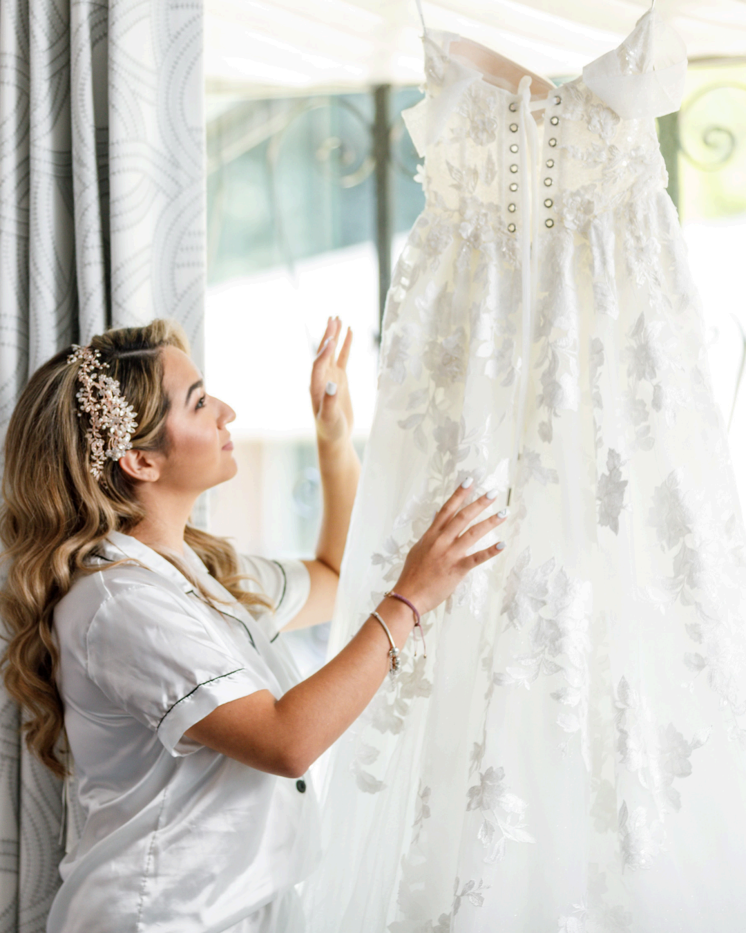 Bride portrait with veil